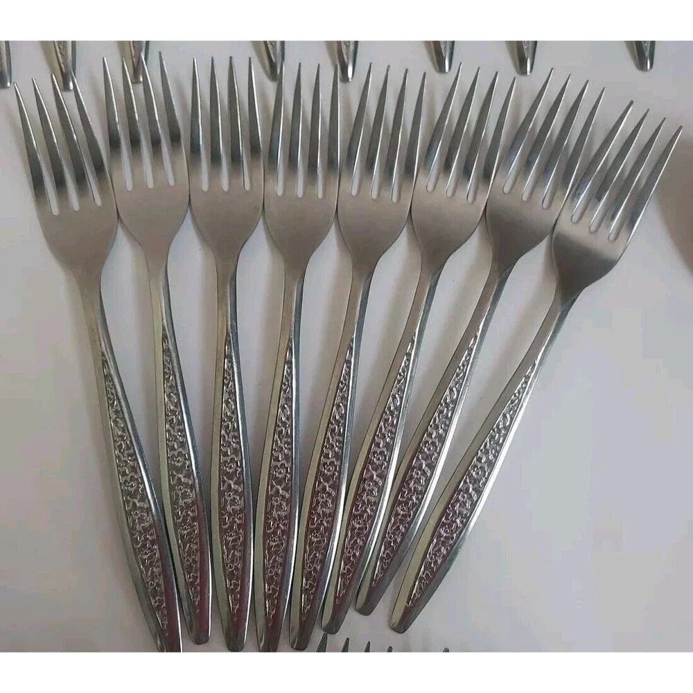 New Superior Stainless USA Radiant Rose 50 Peice Service For 8 + Serving Spoons